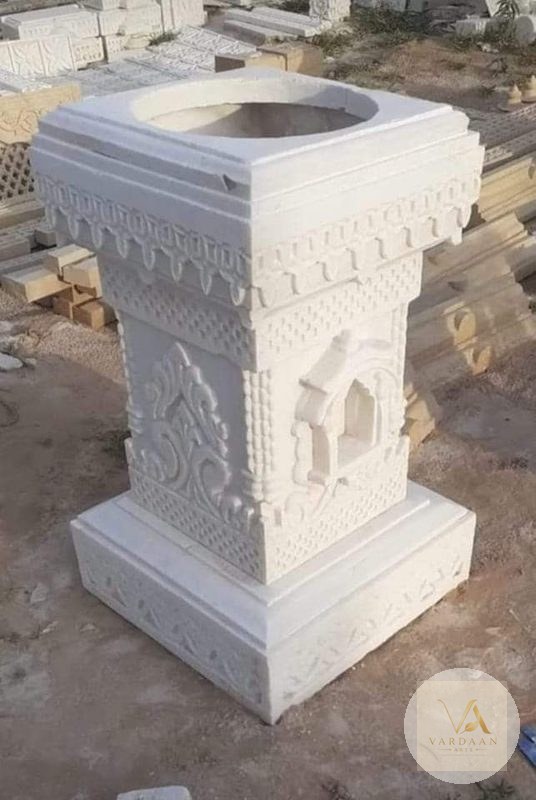 White Scalloped Frieze Tulsi Vrindavan — hand-carved Makrana marble Tulsi Vrindavan for home by Vardaan Arts